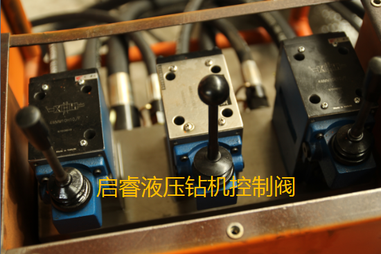 架柱式液壓回轉鉆機：聽著復雜，用著簡單
